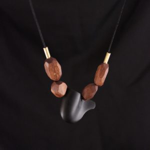 Collier ostinato
